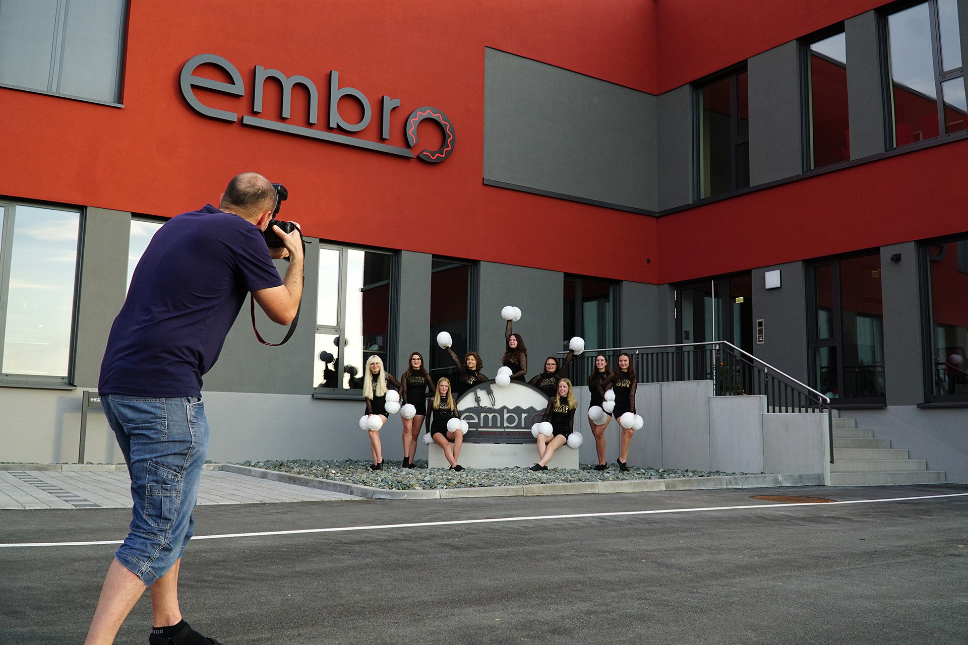 Regionales Sponsoring: CheerMANIA Kalender Fotoshooting bei Embro